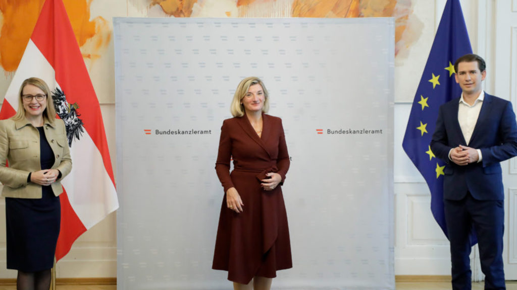 Microsoft establishes Center of Digital Excellence, new skilling initiative for up to 120,000 Austrians by 2024 and plans for its first local cloud region