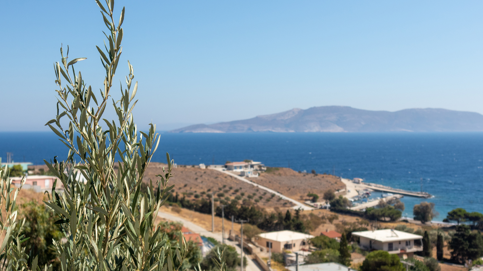 Luchtfoto van de Griekse kust