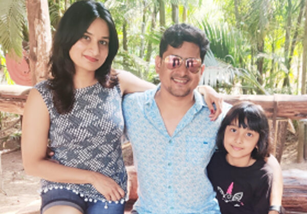 Satyajeet med sin familj