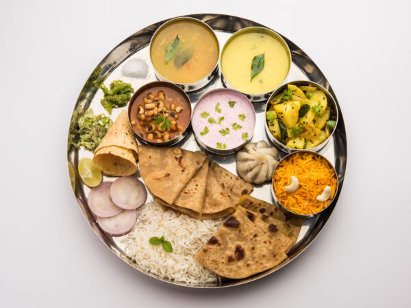 Un plato de Puran Poli de Maharashtra