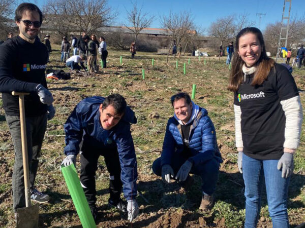Microsoft employees planting trees in Spain